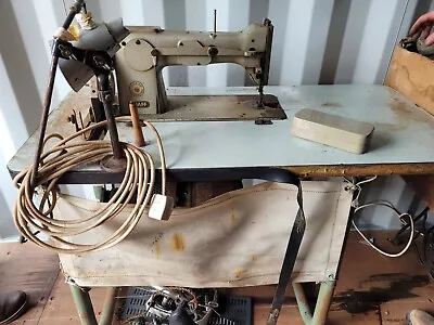 PFAFF Industrial Sewing Machine • £50