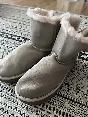 UGG Australia Women's ARIELLE Sparkle Boots Size: 9 • $40