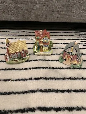 $22.50 • Buy SET OF 3 Vintage 1990s International Resourcing Services Houses