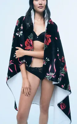 $29.99 • Buy Victoria's Secret Sherpa Plush Blanket Red Roses Black Floral Fleece Throw🌺New