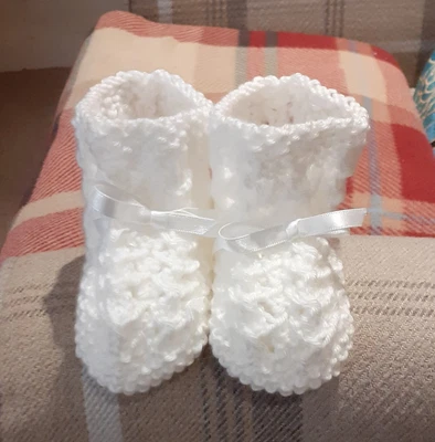 £3.50 • Buy Hand Knitted  Baby Bootees/Booties ~ White ~ 3-6 Months