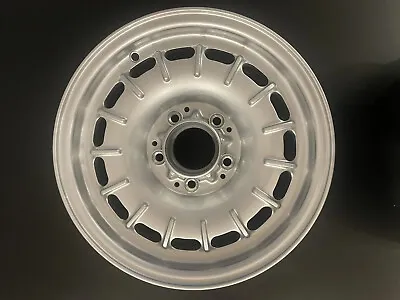 Mercedes-benz W107 W108 W109 W110 W111 W112 W113 W114 W115 W116  W126 WHEEL RIM • $320