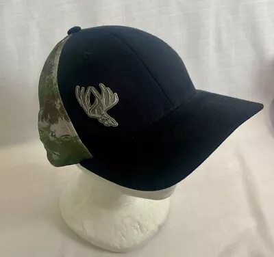 Deadeye Outfitters FITTED HAT CAP L/X CAMO Metal Skull Antlers EUC Comfortable • $17