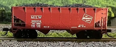 N Scale - Atlas Milwaukee Road #MILW96004 2-Bay Hopper W/Coal Load N10499 • $19.99