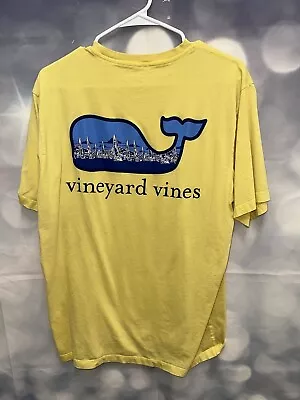 Men’s Vineyard Vines T-shirt Size M • $7.99