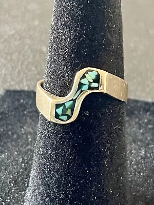 Vintage 14KT Crushed Turquoise Ring Size 4.5 2.8 Grams (C48) • $250