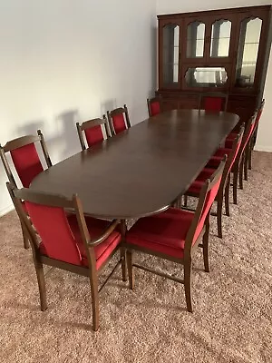 $200 • Buy T.H. BROWN & SONS VINTAGE DINING EXTENDABLE TABLE  10x CHAIRS