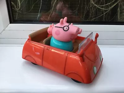 PEPPA PIG MUMMY & DADDY PIG IN CAR TOY/FIGURE (MAKES SOUNDS/NOISE) - 5” X 7.5” • £1.99