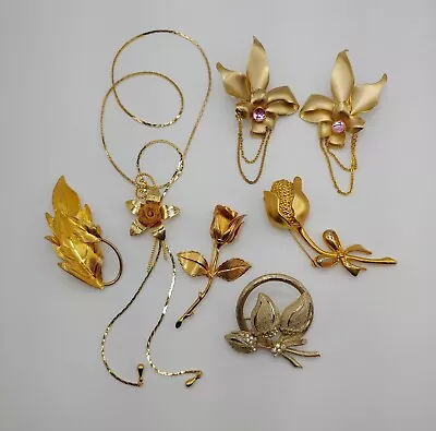 BSK Brooch And Unsigned Flowers Necklace Brooches Earrings Vintage Jewelry Lot • $44.31
