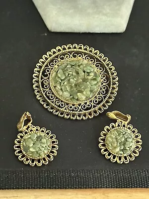 Vintage GREEN STONE CHIPS / GOLD PLATED PIN & CLIP EARRINGS SET -Costume Jewelry • $42.99