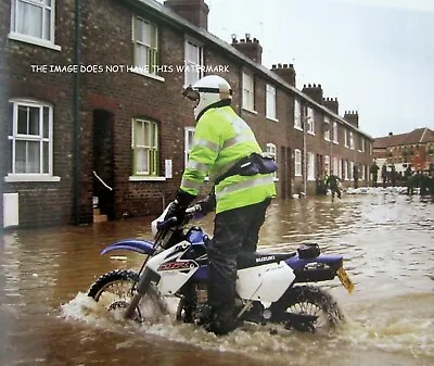 £10 • Buy Police Officer Rides Suzuki Dr-z400 Bike In York Floods Vintage Hardback Image 