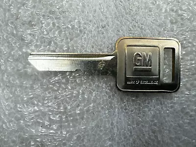 VINTAGE GM GENERAL MOTORS IGNITION KEY Square Head Series  E     #66 • $11.95