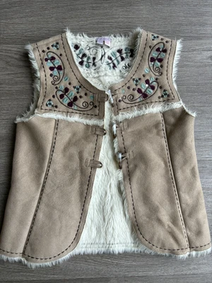 £5 • Buy Girls Bundle 6-7 Years