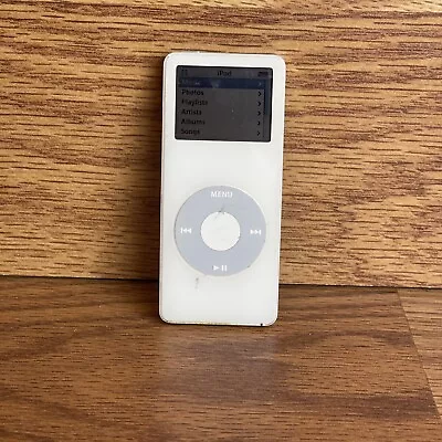 Apple IPod Nano A1137 1st Generation 2GB MP3 Player White #U4757 • $9.99