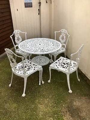 £150 • Buy Vintage White Cast Aluminium Metal Garden Patio Bistro Table & 4 Chairs 