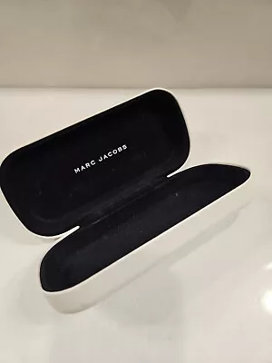 Marc Jacobs White Hard Eyeglass Sunglasses Case Preowned Used 1M • $9.99