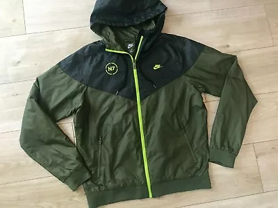 RARE Green NIKE N7 WINDRUNNER JACKET (M) • $62.16