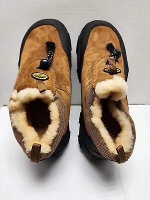 Cabela's Boots Alaskan Guide Low Sneaker Men's  Shearling Size 9 Mens • $85