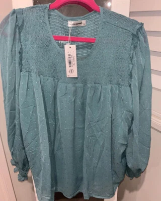 $15 • Buy Vine Apparel Top 16