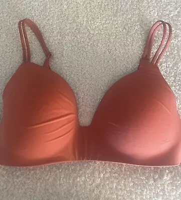 Victoria’s Secret Lightly Padded Wireless T-Shirt Bra- 36D • $0.99