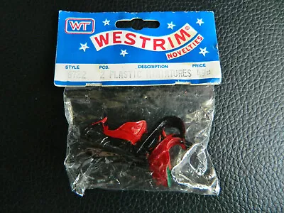 VINTAGE Westrim Noveties 2 Christmas Sleigh PLASTIC MINIATURES 1:12 Dollhouse  • $8.99