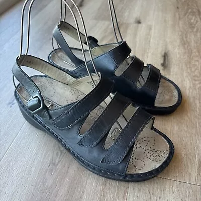 Near New KUMFS Ziera Strappy Black Leather Sandals Flats Size 40 W Wide Fit • $55