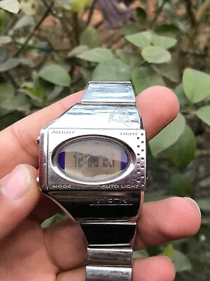 Vintage CASIO 1672 ME-100 Meta Lcd Digital Men’s Wristwatch • $70