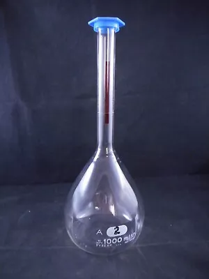 PYREX Glass Class A 1000mL Volumetric Flask PE Snap-Cap Lifetime Red 5600-1L 1PK • $21.49