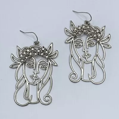 Matte Silver Tone Retro Art Lady Woman Face Cutout Drop Dangle Hook Earrings • $8.29