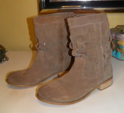 Women's Ecote Boots Size 9 Urban Outfitters Block Heel Tan Taupe Suede • $25