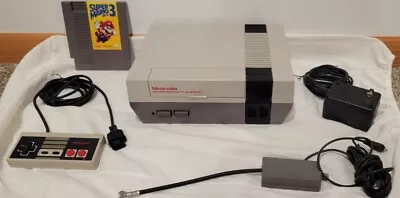 NES COMPLETE Console Bundle WITH NEW 72 PIN AND MARIO BROS 3 • $110