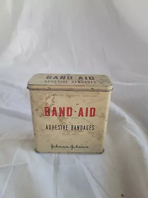 Vintage Band Aid Tin Metal Box Adhesive Bandages Plain Pad Johnson & Johnson USA • $14.99
