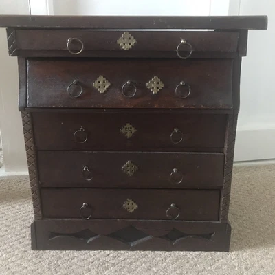 Small Old Collectors Chest • £60