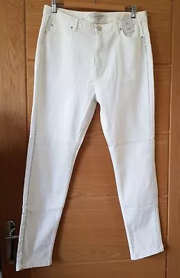 M&S Classic - Twiggy  - Soft White Standard Rise Skinny Jeans  - Size UK 16 R -  • £12