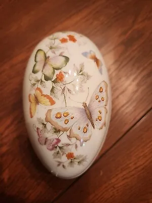 Avon Vintage Butterfly Fantasy Fine Porcelain Trinket Egg 1974 22K Gold Trim • $5