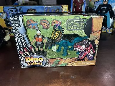Dino Valley Escape From Primal Danger New In Box Triceratops Dinosaur Figure Toy • $35.62