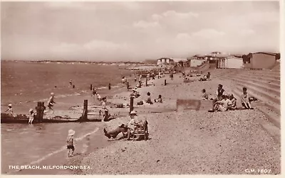 Vintage Sunray Postcard 1807 - The Beach Milford On Sea Hampshire - RP • £3.99