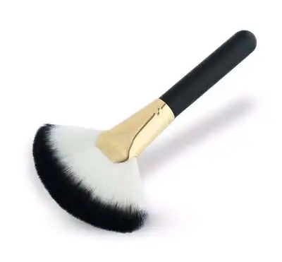 Fan Make Up Brush 16cm • £5.99