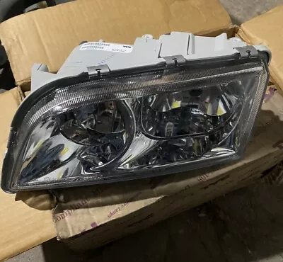 Volvo S40 V40 2000 - 2004 Driver Headlight-standard Lighting TYC 20-6498-00 NEW • $99