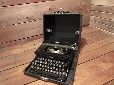 Vintage Royal Junior Typewriter Portable With Case - Looks Great! • $149.99