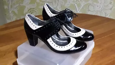 Jane Shilton Black / Cream Patent Size 4 Shoes • £8