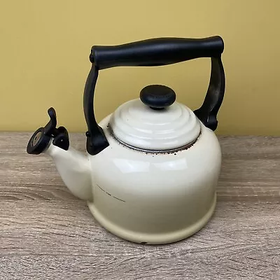 Le Creuset Stove Top Whistling 2.1L Kettle Cream Metal • £34.99