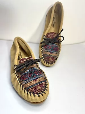 MinneTonka Moccasins El Paso Hard Sole Embelished Desin Leather Size 7.5 EUC!! • $24.47