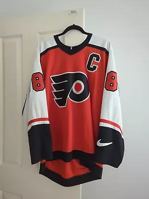 VINTAGE 1980'S CCM NHL Philadelphia Flyers HOCKEY JERSEY #8 Size XL • $32.11