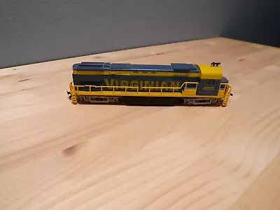 Mehano HO Scale Model Train Diesel Locomotive - 'Virginian' • $17.95