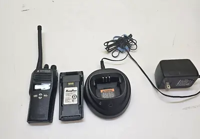 Motorola CP200 XLS 146-174 MHz VHF Two Way Radio AAH50KDF9AA5AN • $109.99