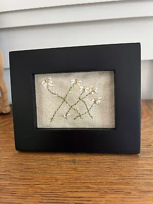 Sampler Stitchery Spring Daisies Linen Floral Motif Wood Frame • $8.99