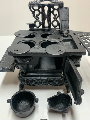 $32.99 • Buy Vintage Crescent Miniature Cast Iron Stove Salesman Sample Toy W/ Pots And Pans 
