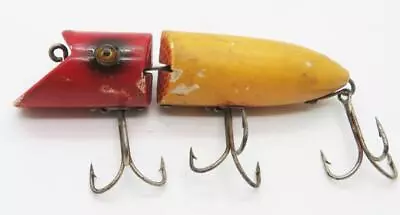 A3) Vintage Heddon 8202 Zig Wag Fishing Lure Red White Color • $12.50