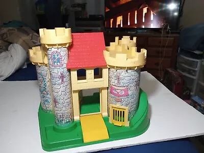 * Read * Vintage Little People Fisher Price Play Family Castle #993 CASTLE ONLY  • $19.99